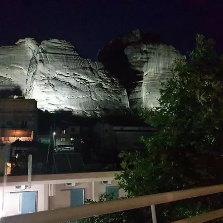 House With Amazing View Of Meteora アパート