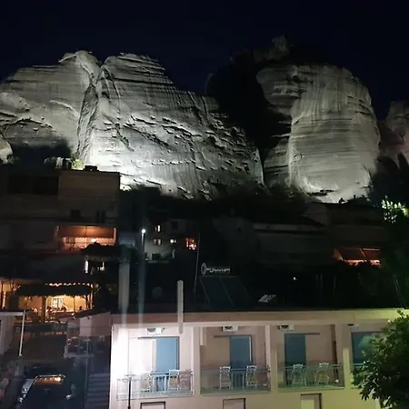 アパート House With Amazing View Of Meteora カランバカ